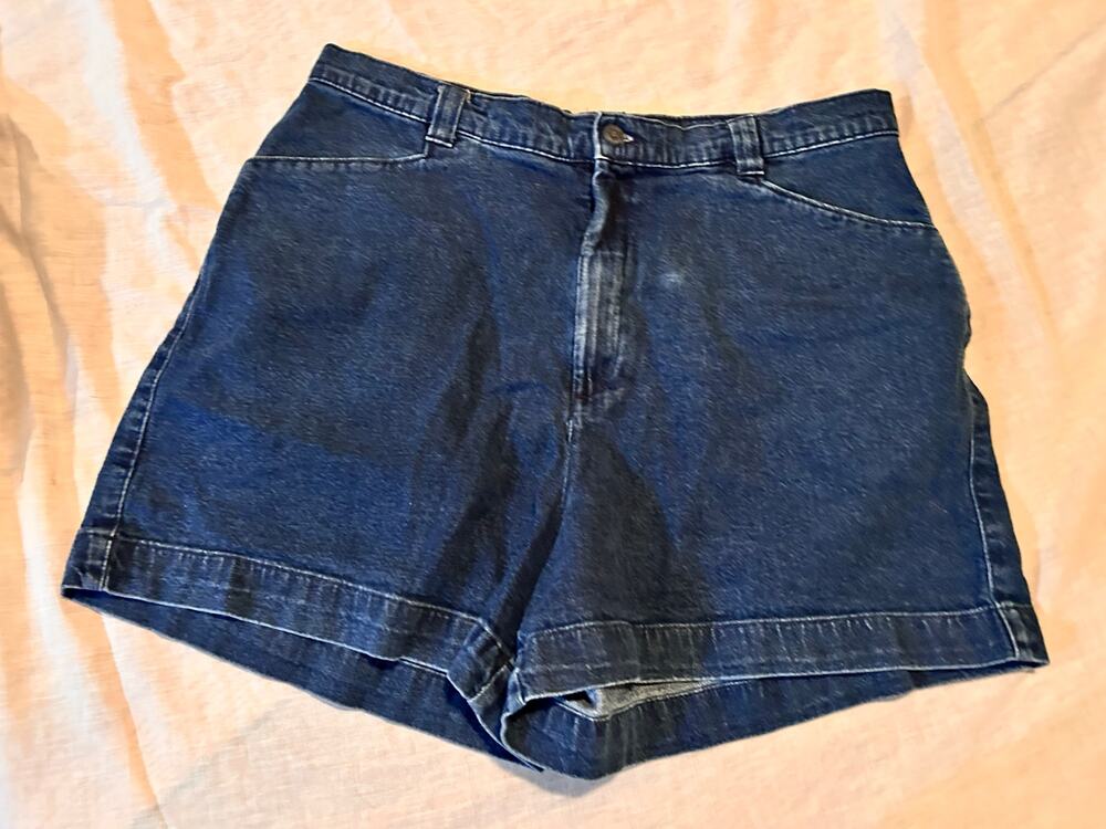 Lee women’s denim zip front shorts size16m